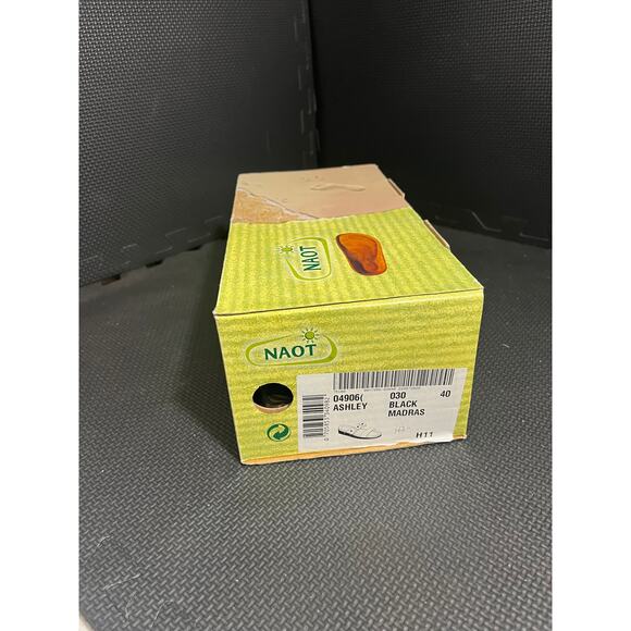 NAOT Ashley Black Leather Rhinestone Embellished Slides Sandals Women's 40 US 9 - Picture 2 of 7